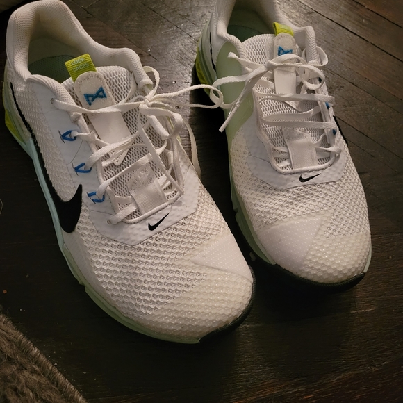 Nike Sneakers - Picture 5 of 5